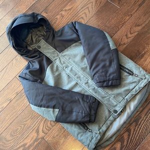 Excellent condition boys coat S (6/7) All in motion